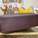 Louis Vuitton Coussin Hobo MM M12068 M12072